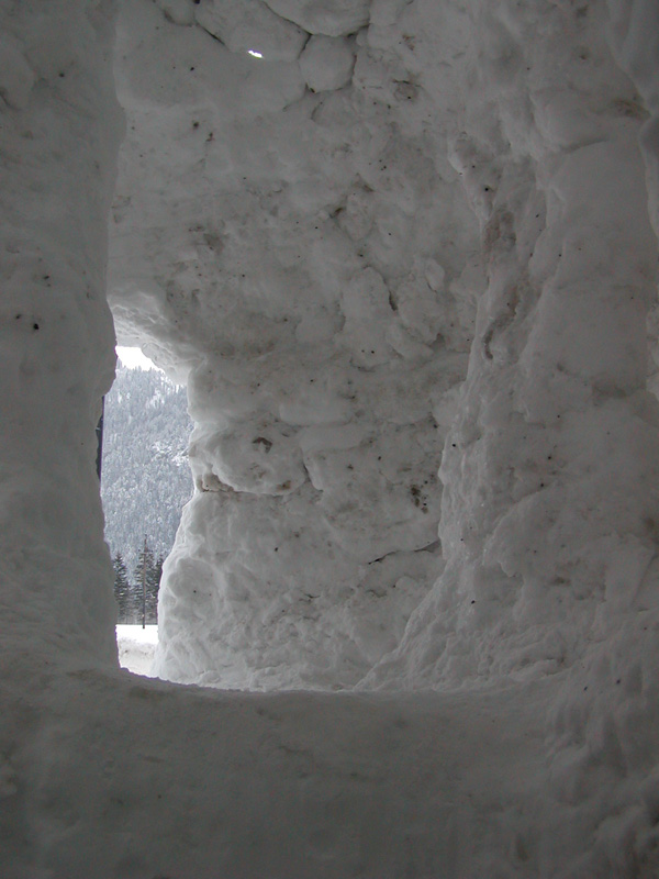 243 Iglu innen
